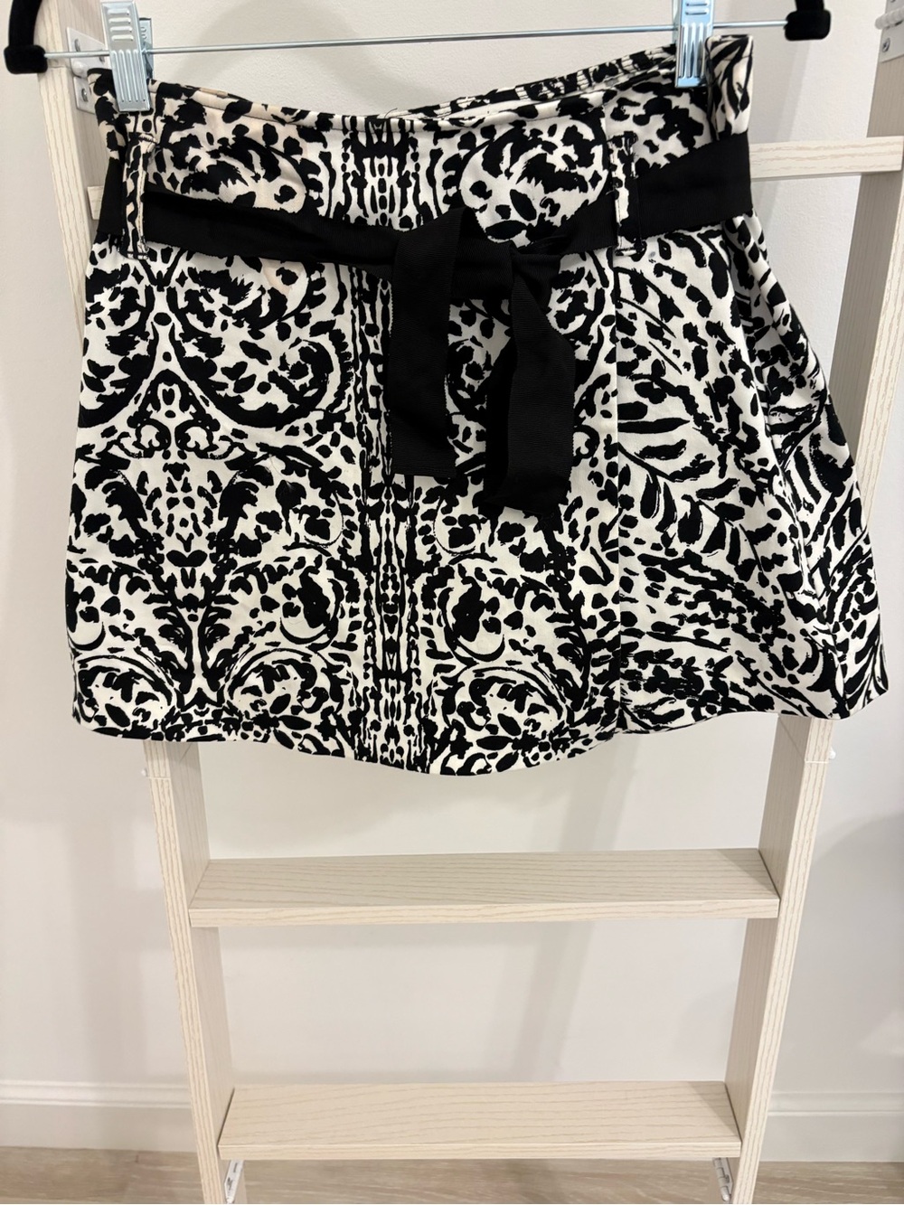 White House Black Market Black and White Printed Mini Skirt with Black Waist Tie